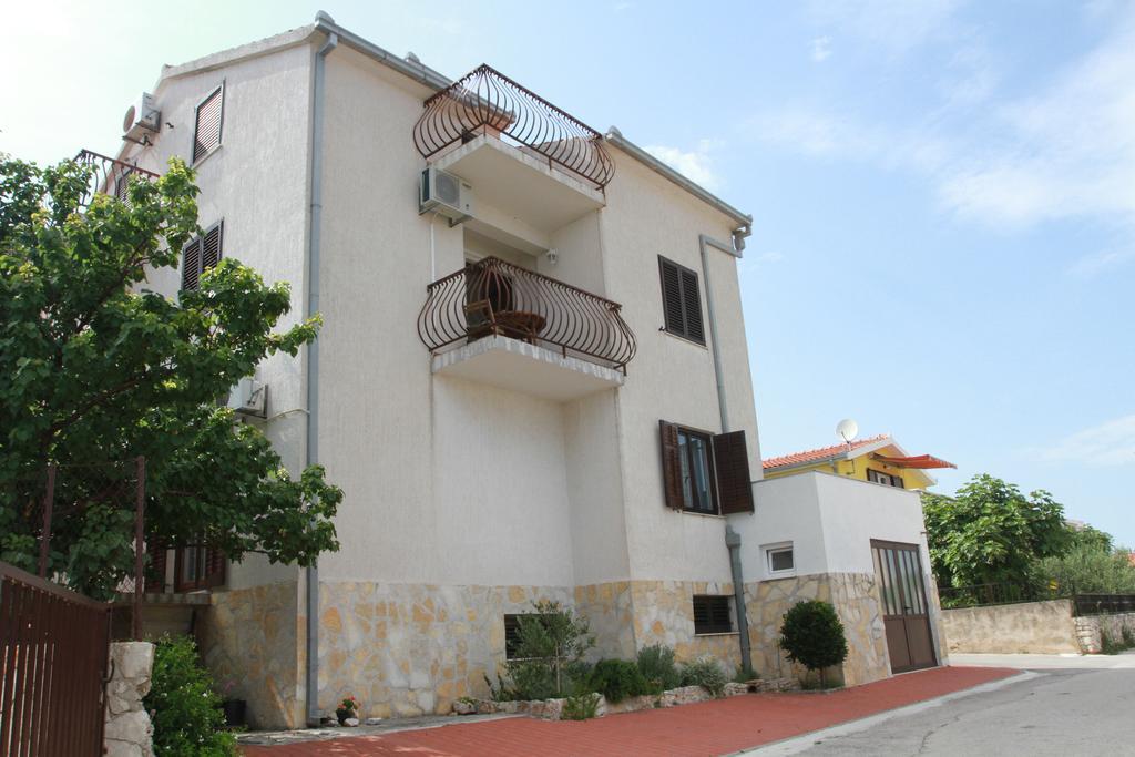 Apartments Sanader 오크루그고른지 외부 사진