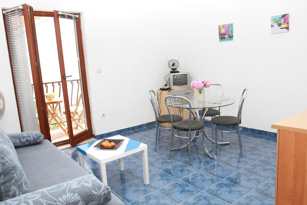 Apartments Sanader 오크루그고른지 객실 사진