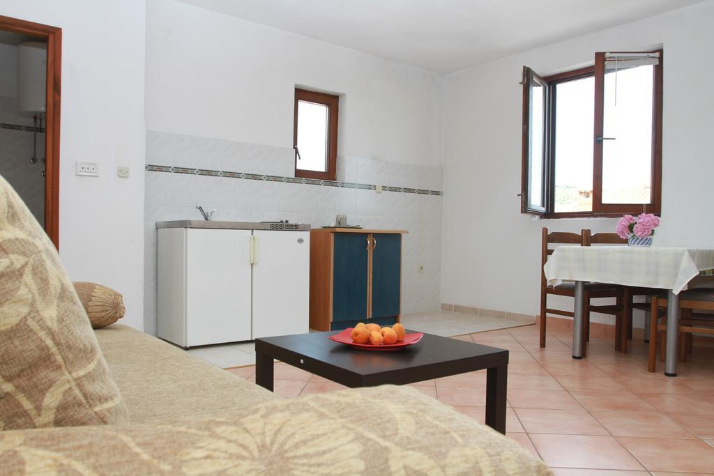 Apartments Sanader 오크루그고른지 객실 사진